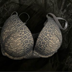 Victoria Secrets Push Up Bra 32DDD